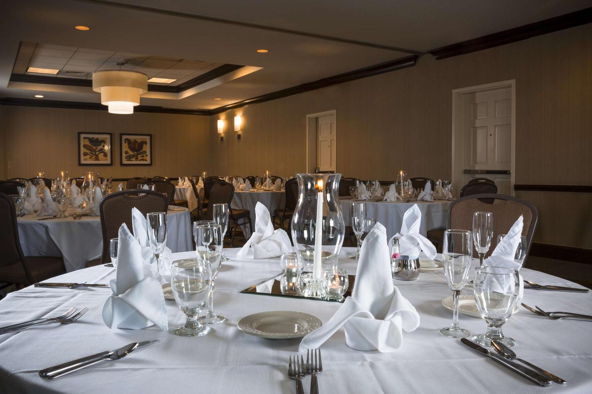 Hilton Garden Inn Hampton Coliseum Central Экстерьер фото