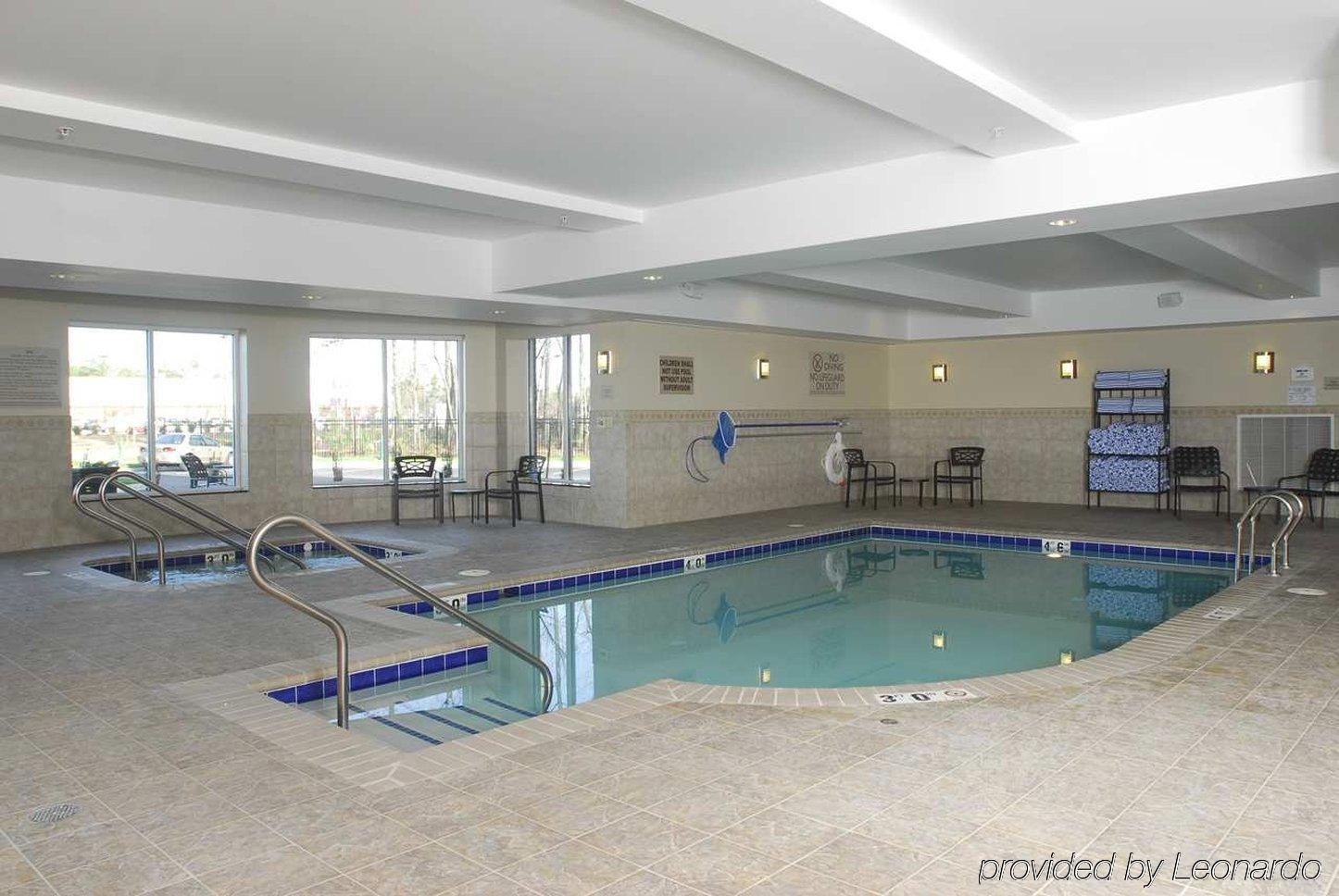 Hilton Garden Inn Hampton Coliseum Central Удобства фото