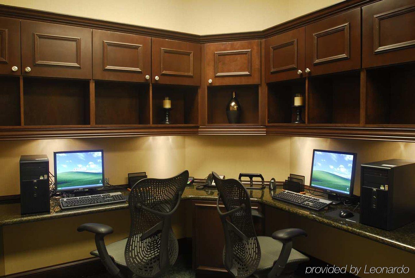 Hilton Garden Inn Hampton Coliseum Central Удобства фото